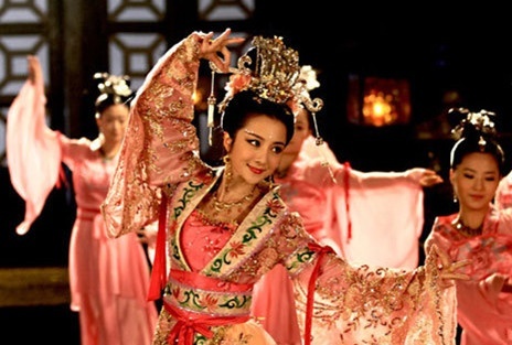 历史-历史上的甄宓是谁的老婆？ 甄宓结局怎么死的？