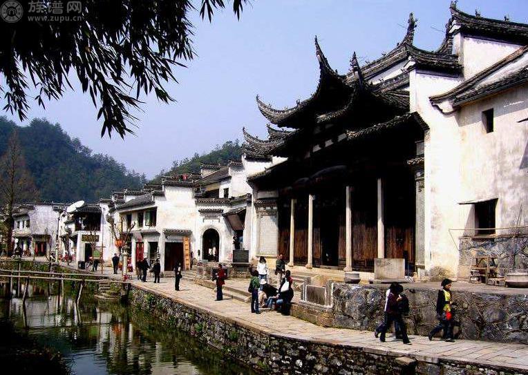 龙川-族谱网为您讲述龙川胡氏家族四代赤子亦儒亦商