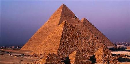 金字塔-全球十大最诡异金字塔:胡夫金字塔疑似复活仪式
