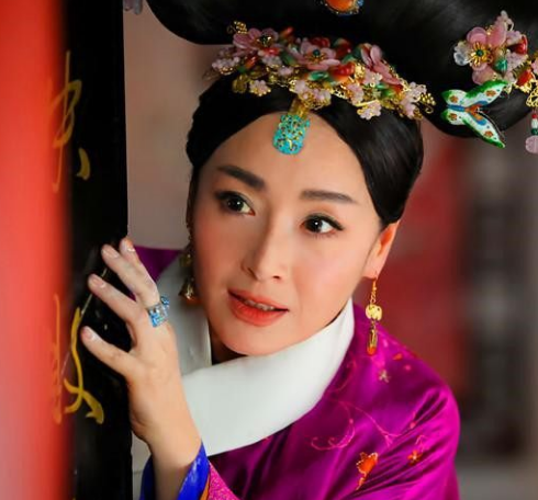 康熙-纯裕勤妃：她是允礼生母，宫女出身却长寿富贵