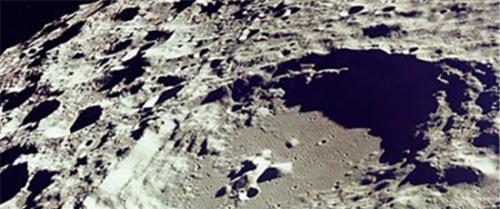 月球-月球上有外星人？月球背面未解之谜