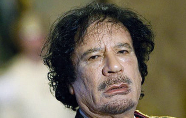 卡扎菲-卡扎菲生平简介 卡扎菲是如何走上绝路的？