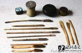 牙刷-古代牙刷什么时候出现的 最早的“牙膏“是什么