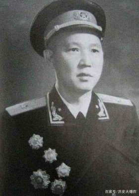 傅崇碧将军打完铁原阻击战后的状态，铁原阻击战